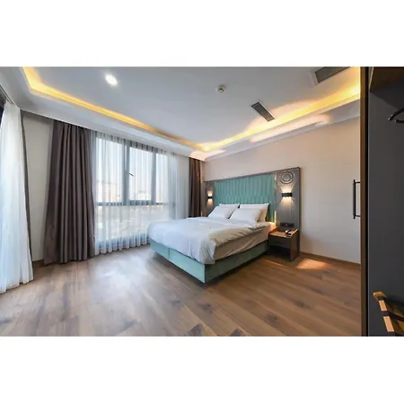 Hotel Shelton Airport 4*