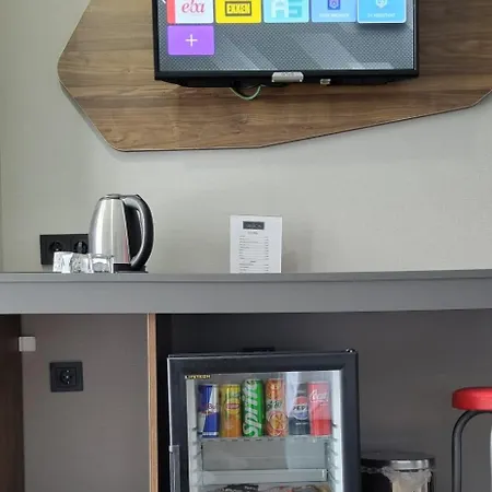 Otel Shelton Airport 4*