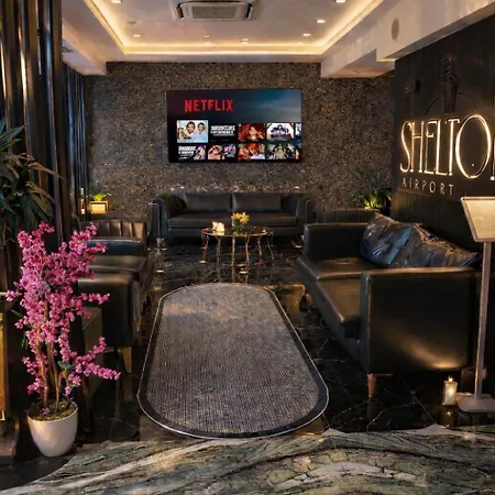 Shelton Airport فندق